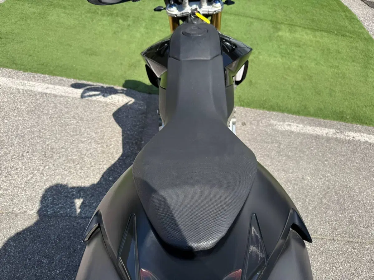 Aprilia Dorsoduro 750 (2009 - 14) (16)