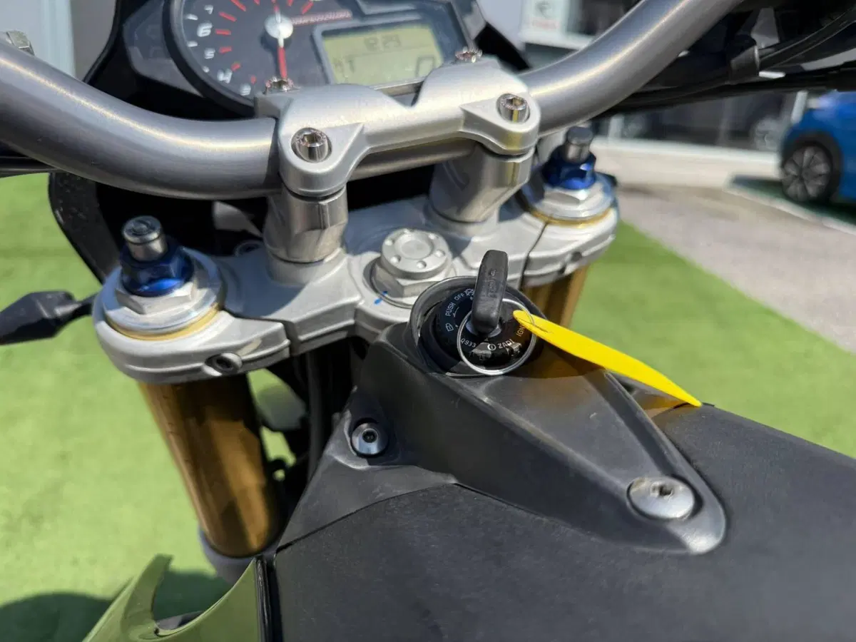 Aprilia Dorsoduro 750 (2009 - 14) (19)