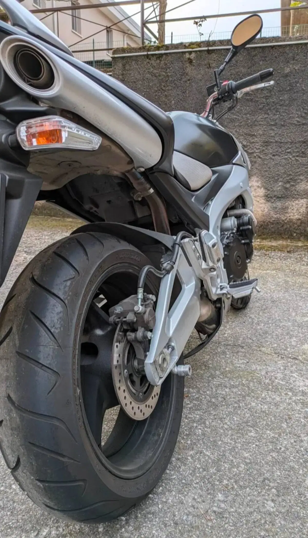 Suzuki GSR 600 (2006 - 11) (4)