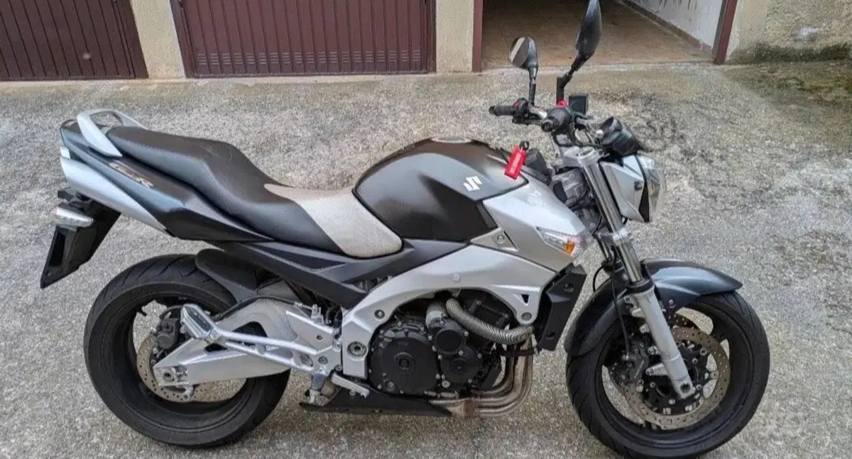Suzuki GSR 600 (2006 - 11) (2)