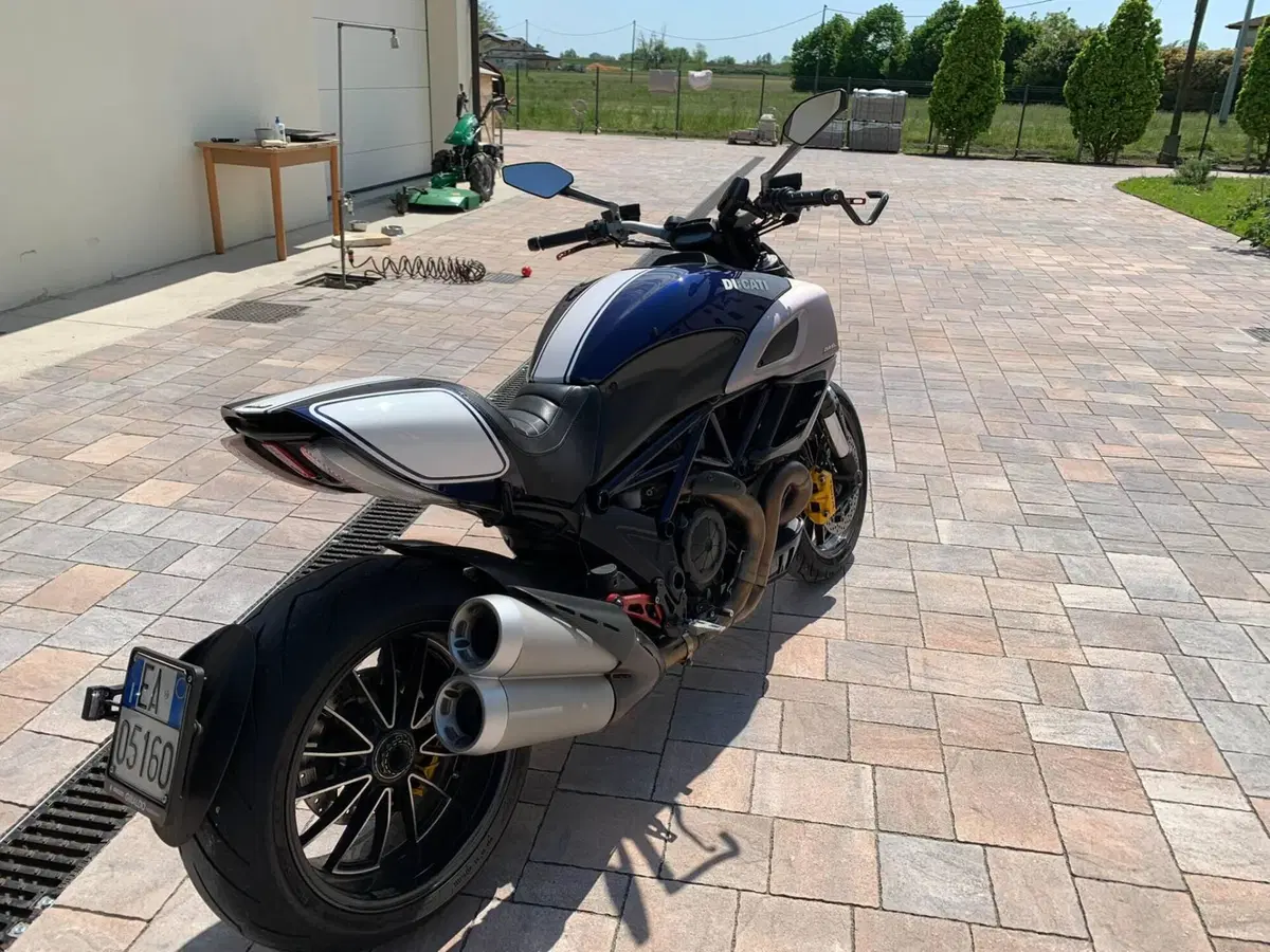 Ducati Diavel 1200 Carbon (2010 - 13) (7)