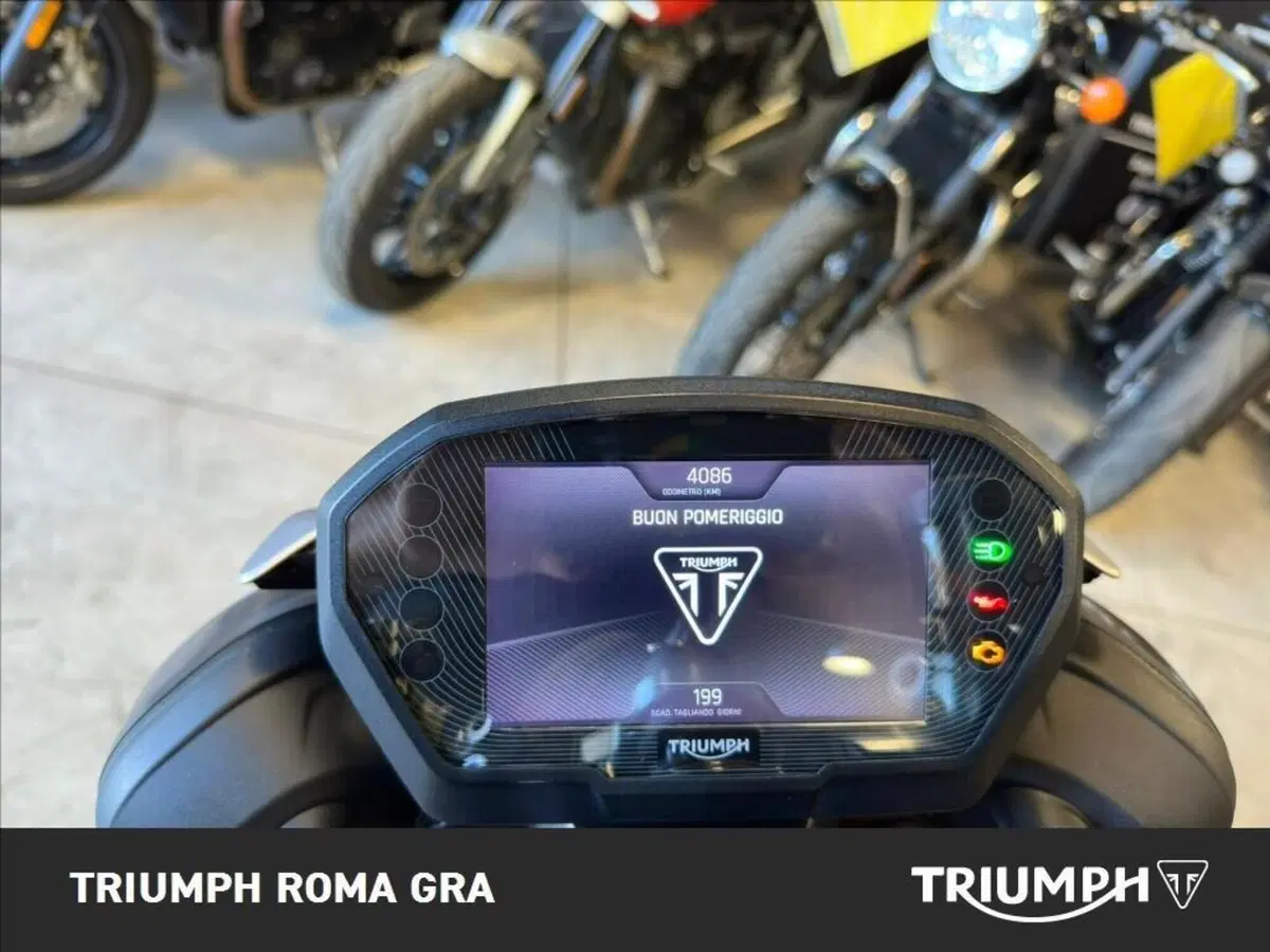 Triumph Street Triple 765 RX (2026) (4)