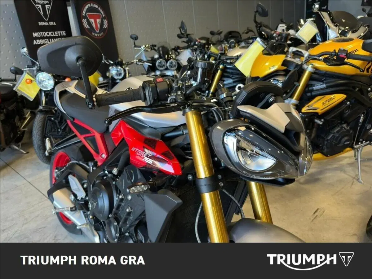 Triumph Street Triple 765 RX (2026) (13)