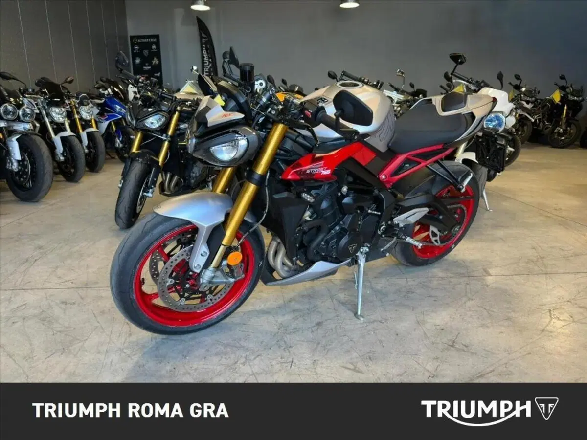 Triumph Street Triple 765 RX (2026) (2)