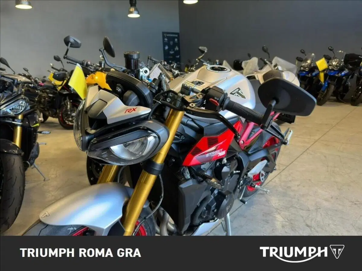 Triumph Street Triple 765 RX (2026) (14)