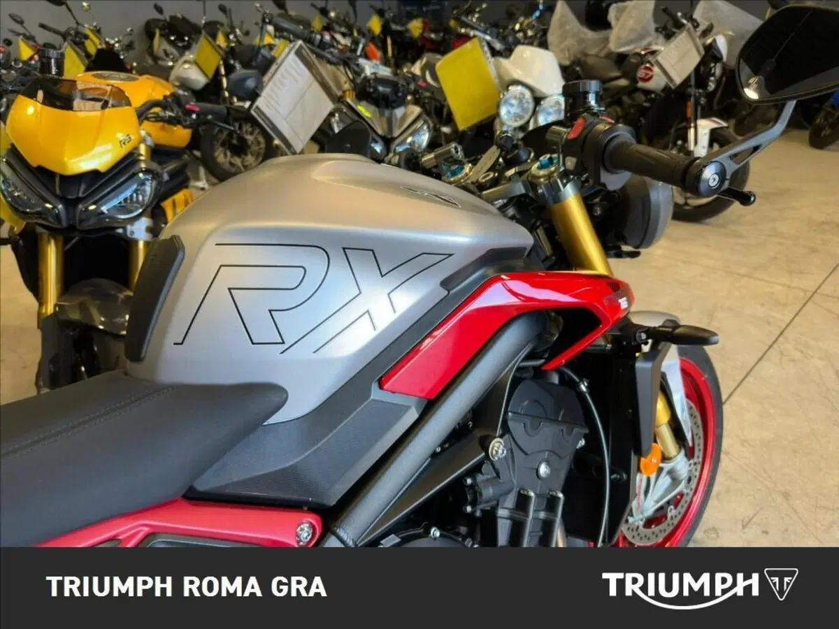 Triumph Street Triple 765 RX (2026) (11)