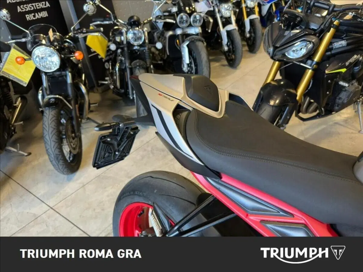 Triumph Street Triple 765 RX (2026) (16)