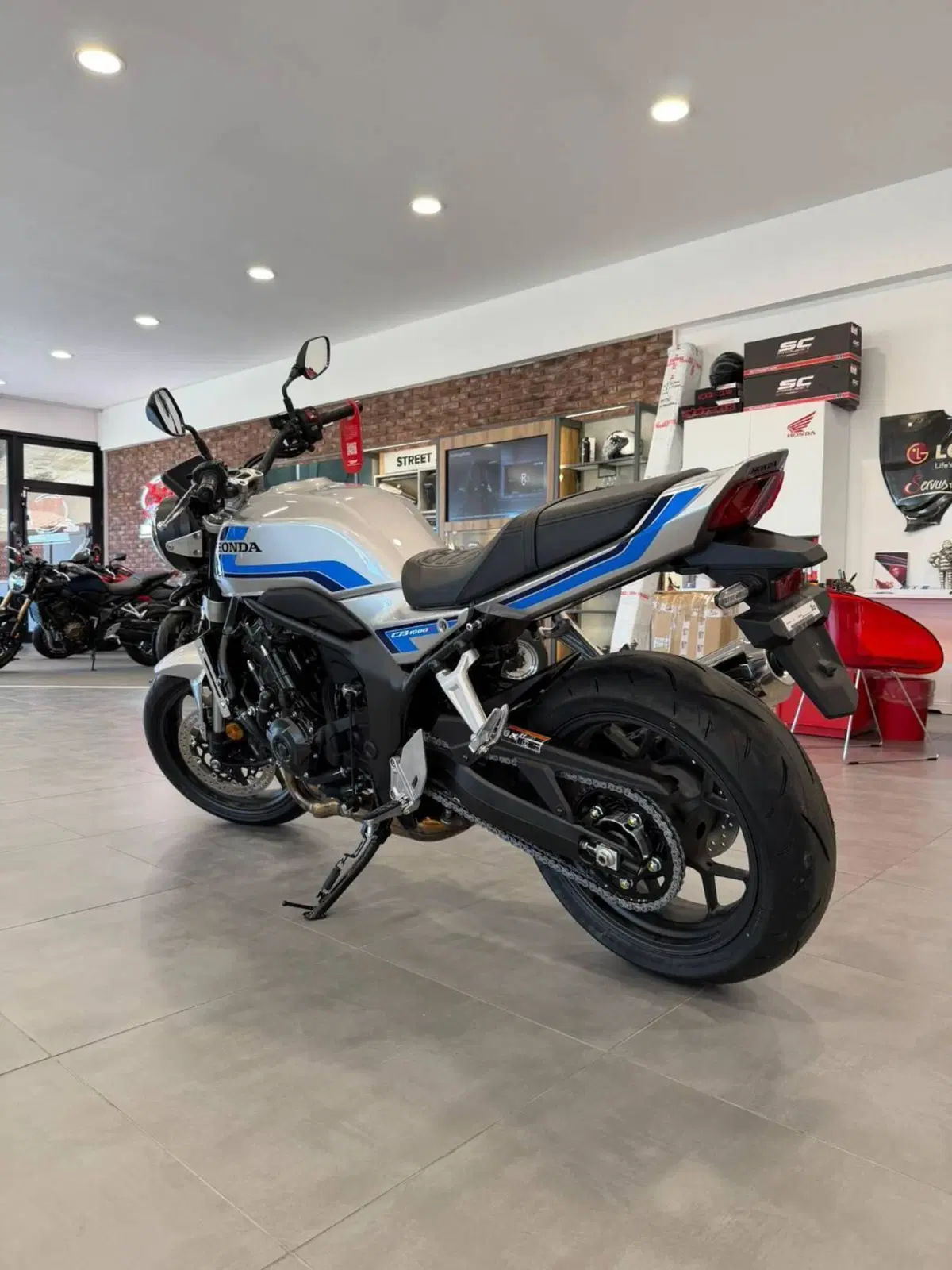 Honda CB 1000 F (2026) (4)