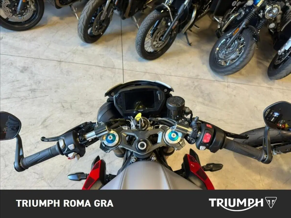 Triumph Street Triple 765 RX (2026) (17)