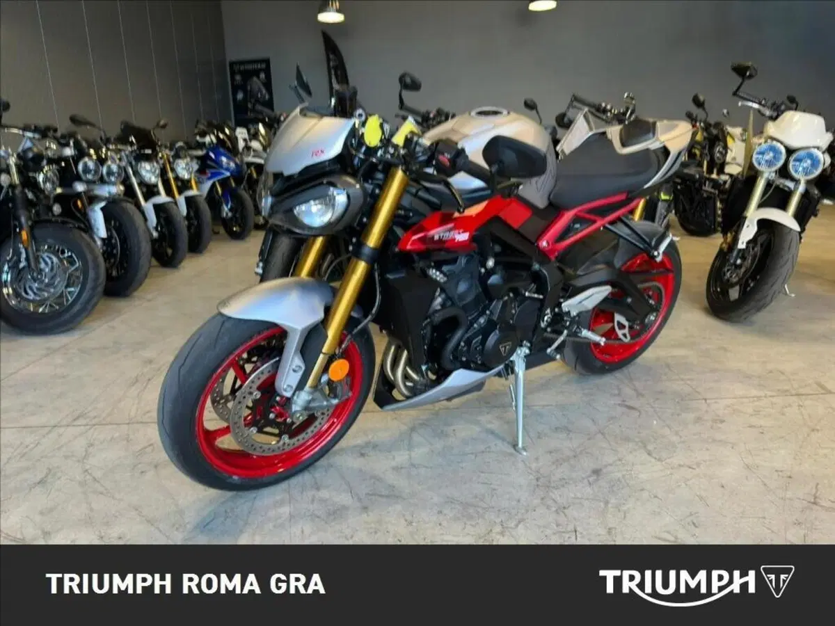 Triumph Street Triple 765 RX (2026) (2)