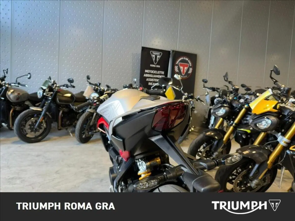 Triumph Street Triple 765 RX (2026) (18)