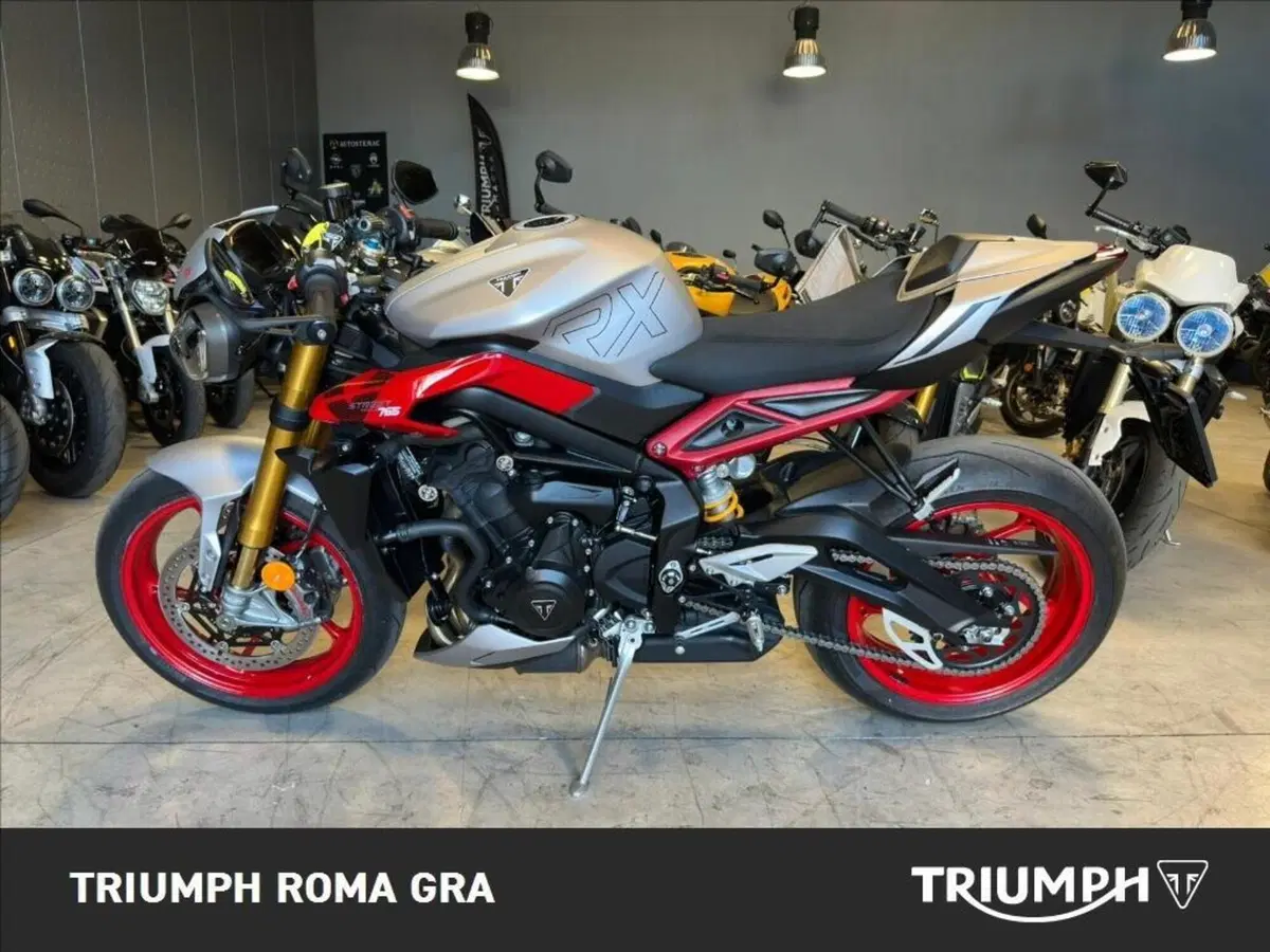 Triumph Street Triple 765 RX (2026) (3)