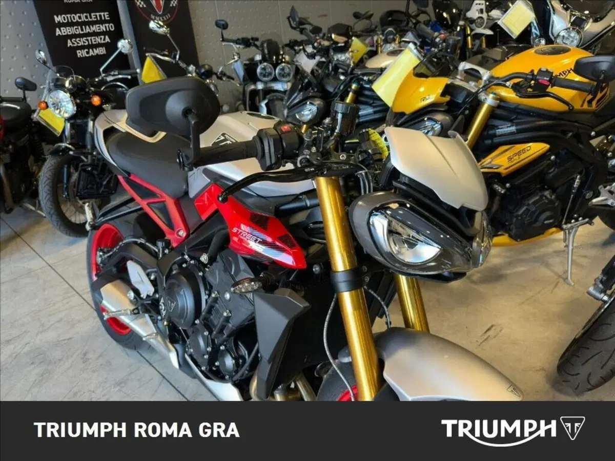 Triumph Street Triple 765 RX (2026) (11)