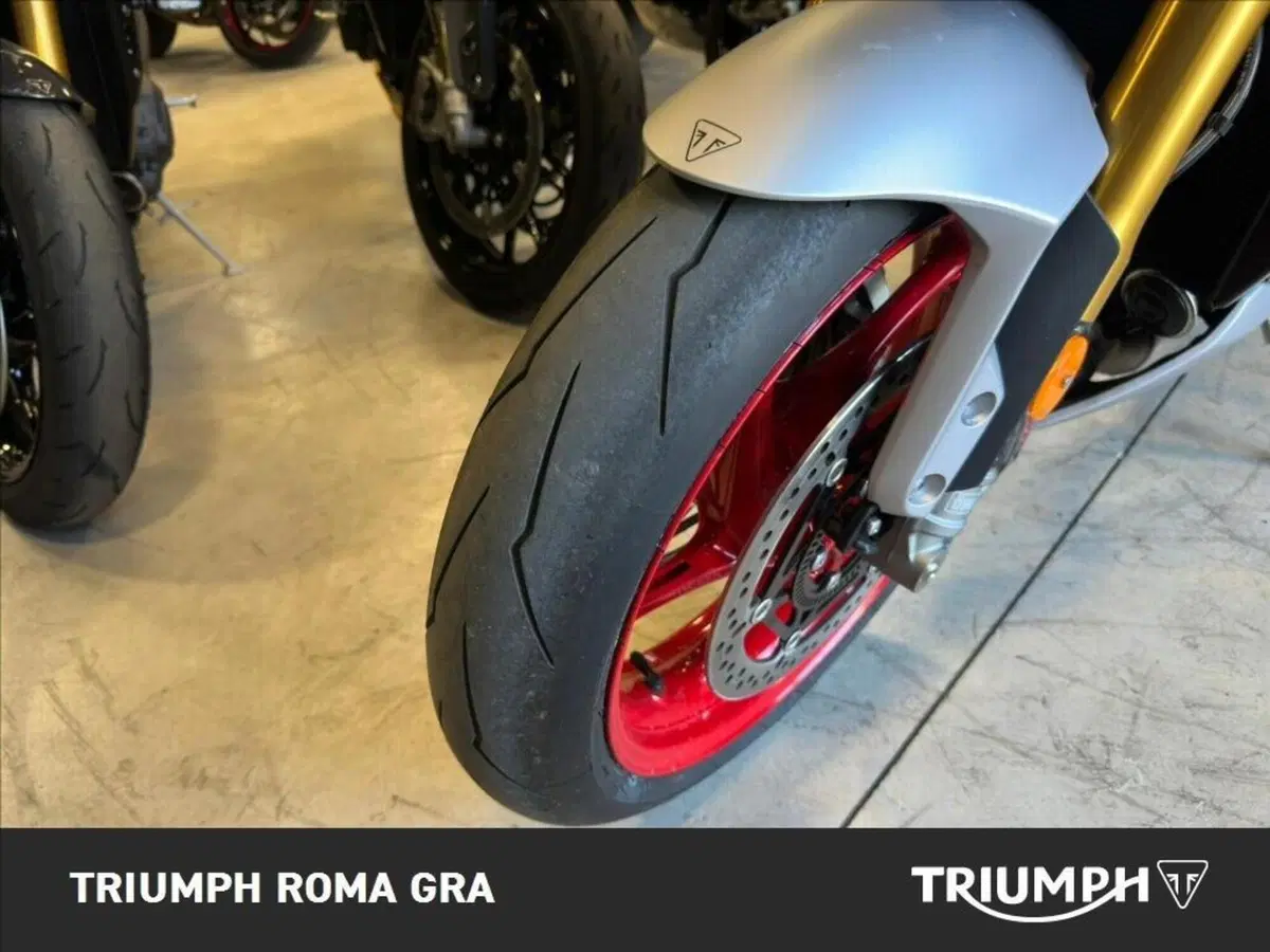 Triumph Street Triple 765 RX (2026) (19)