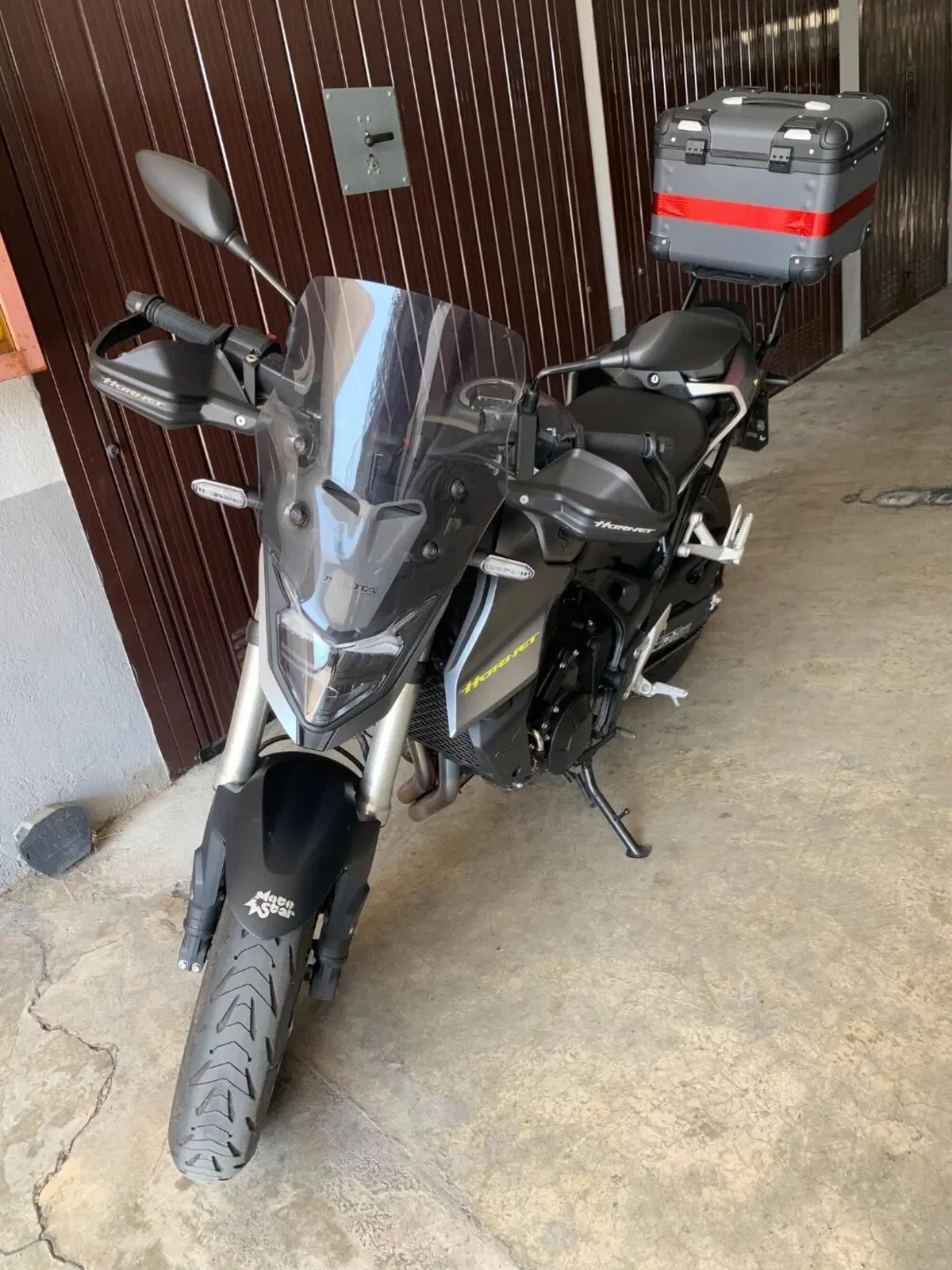 Honda CB 750 Hornet (2025) (2)