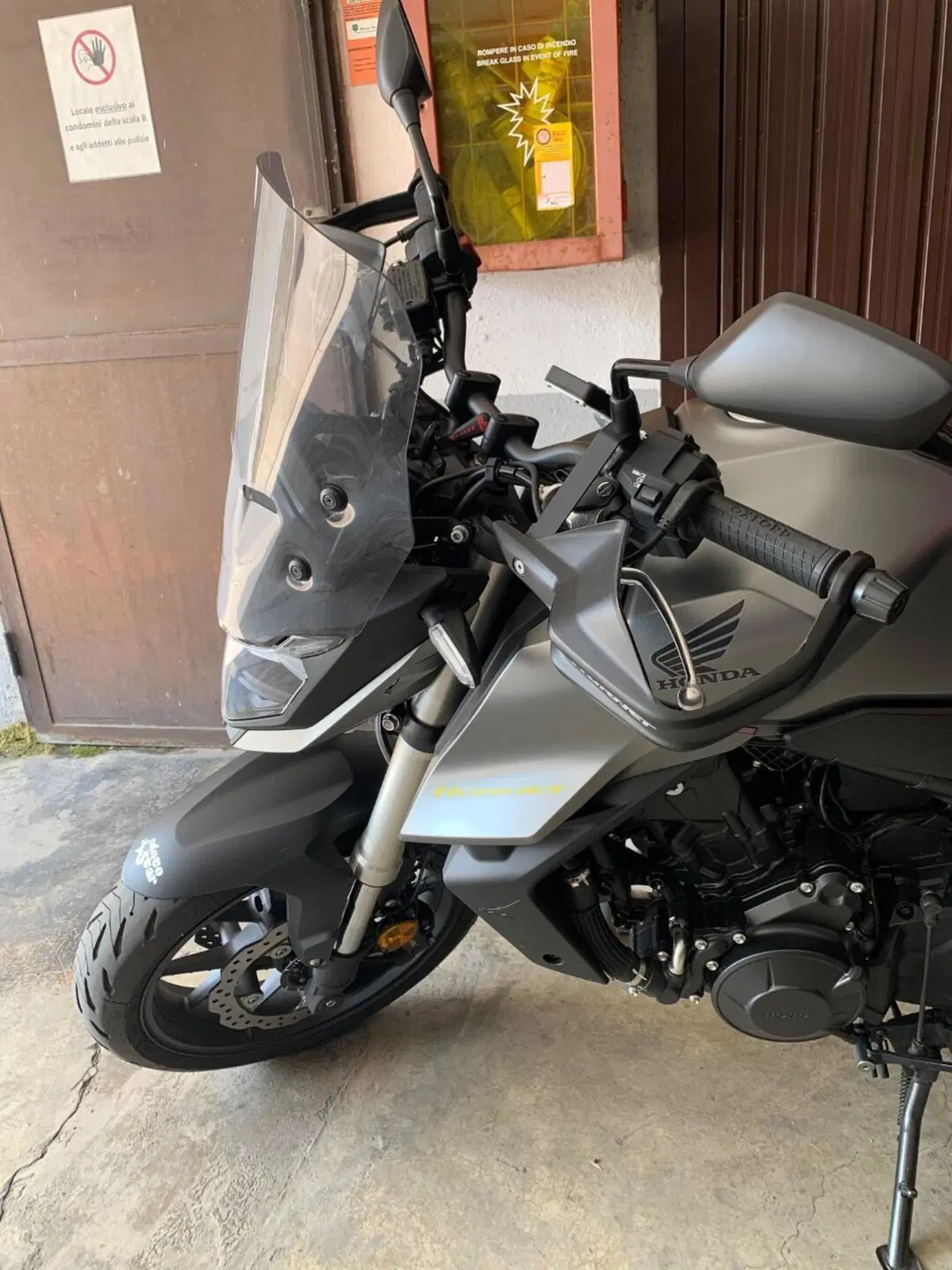 Honda CB 750 Hornet (2025) (5)