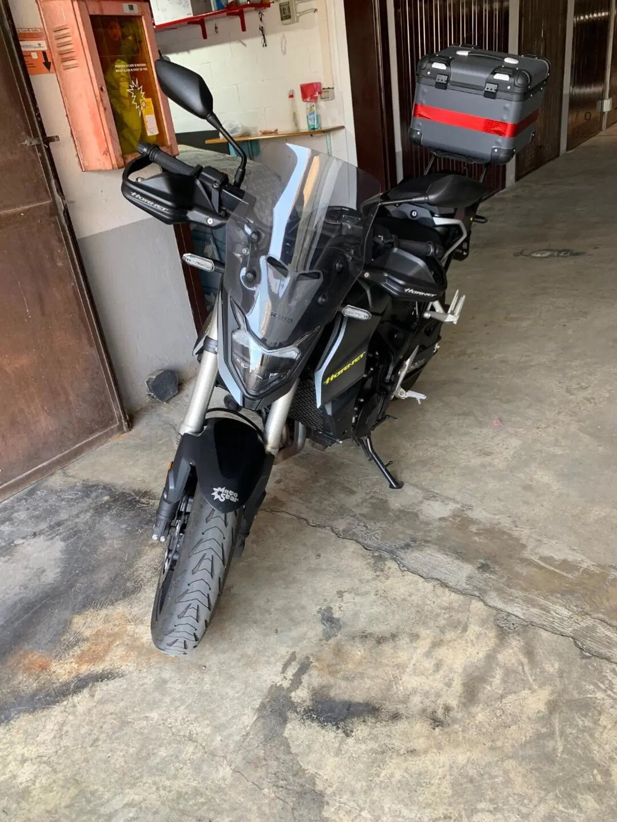 Honda CB 750 Hornet (2025) (9)