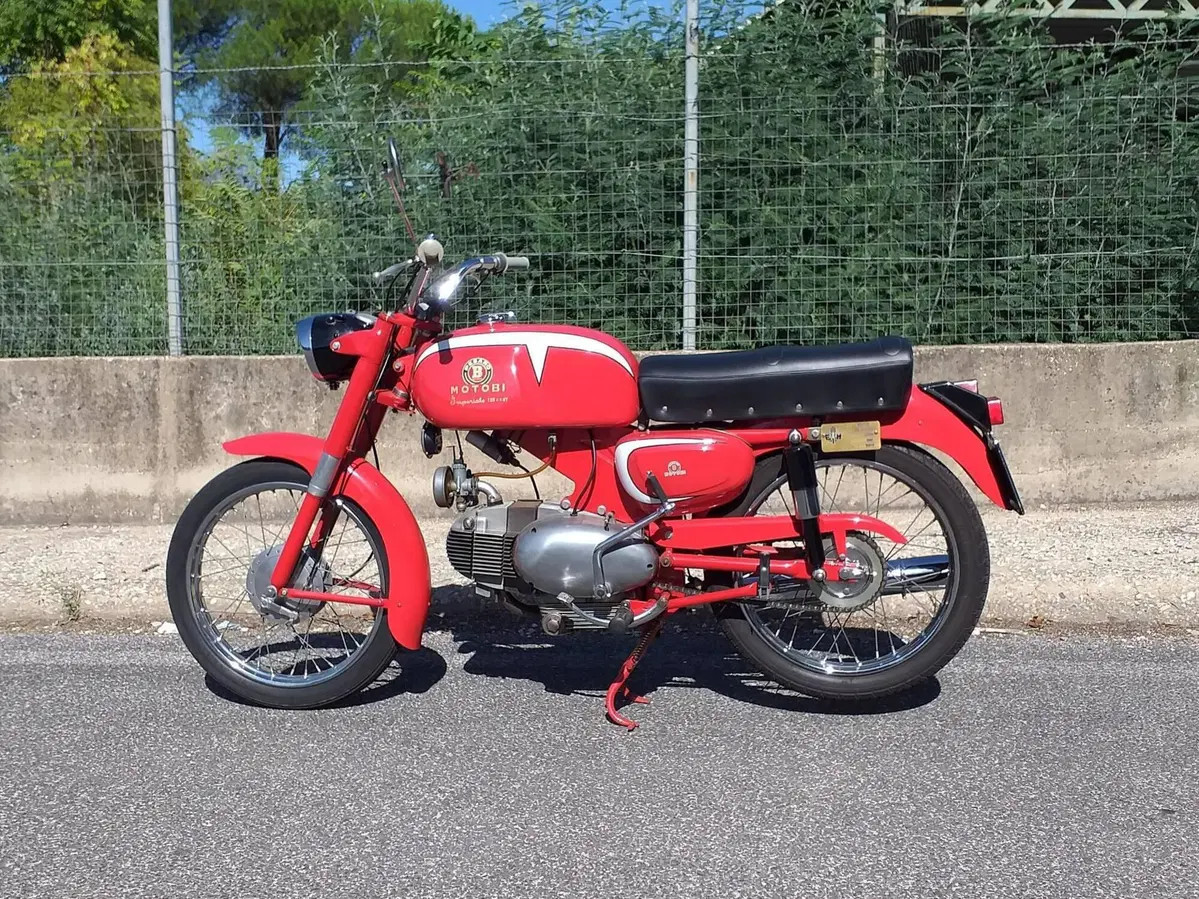 Motobi Imperiale 125 4T (3)