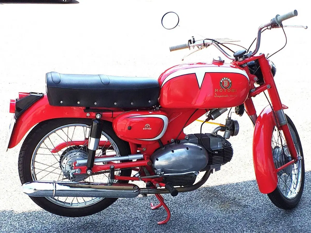 Motobi Imperiale 125 4T (4)