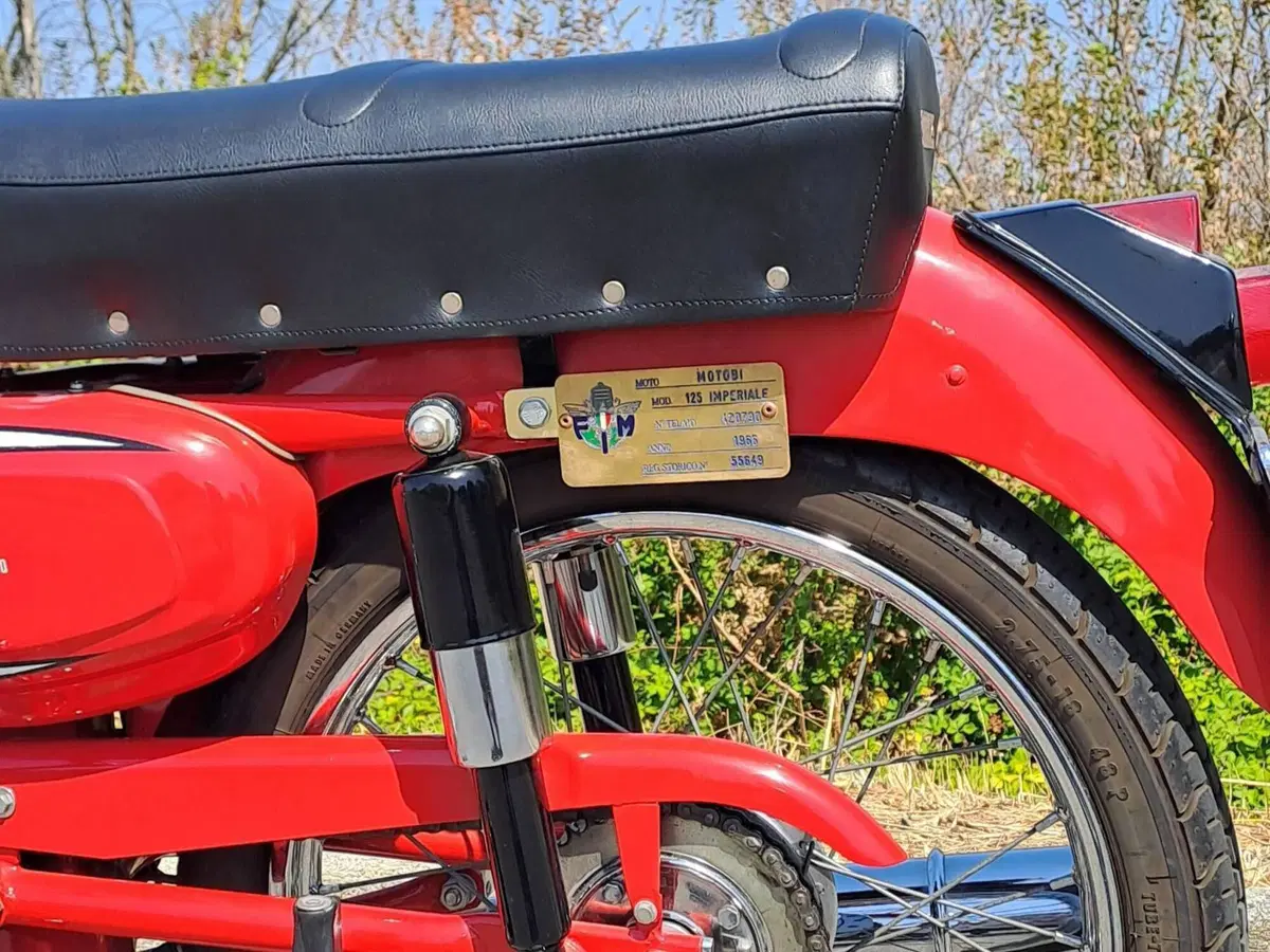 Motobi Imperiale 125 4T (5)