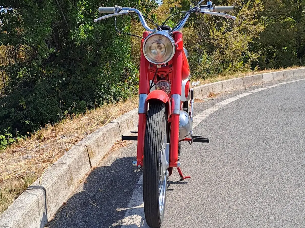 Motobi Imperiale 125 4T (7)