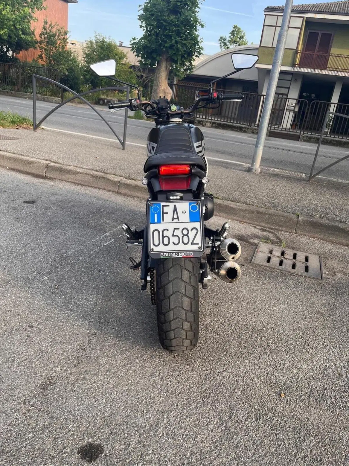 Brixton Motorcycles Crossfire 500 X (2021 - 26) (2)