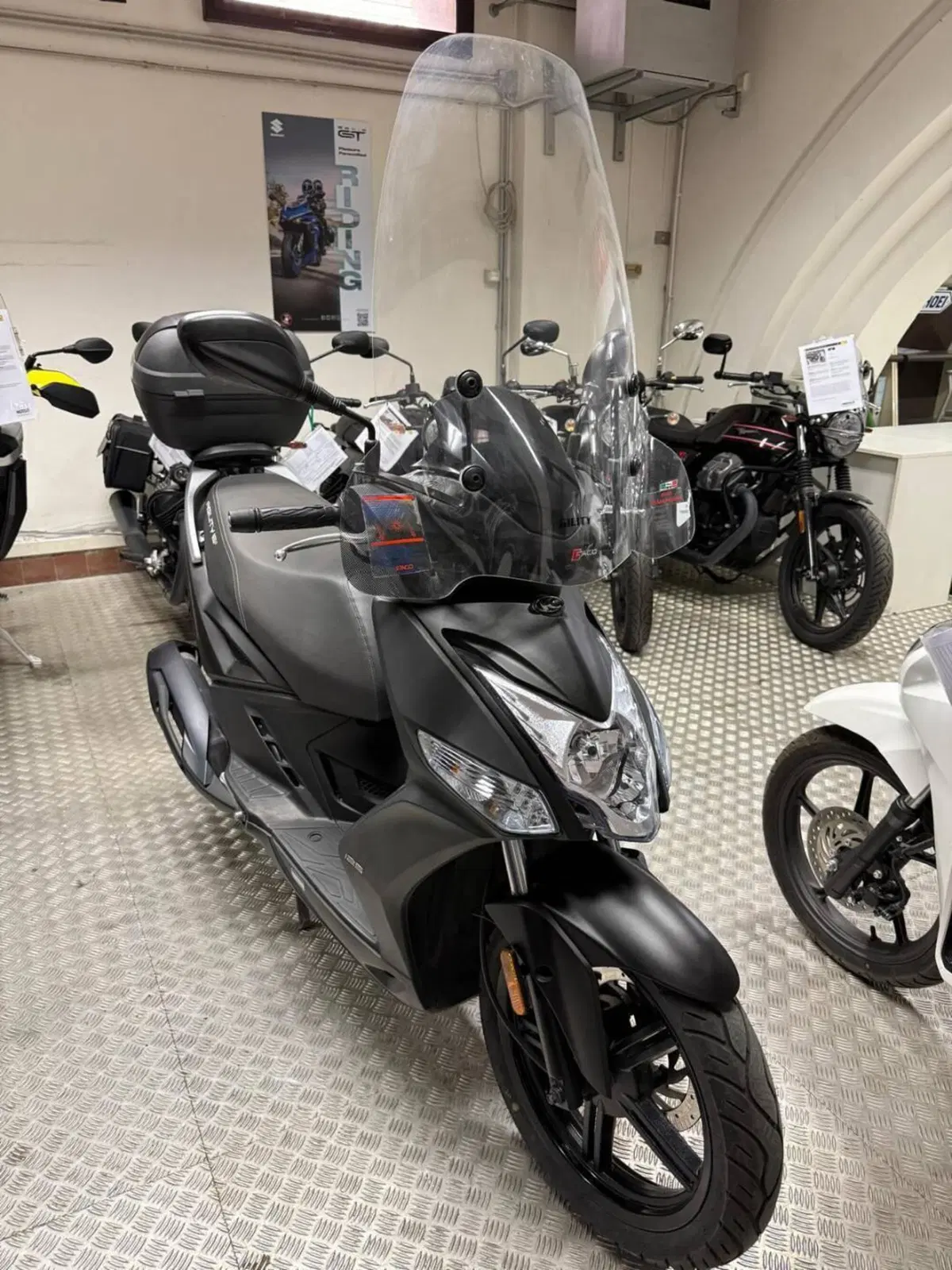 Kymco Agility 125 R16 Power Up (2021 - 26) (2)