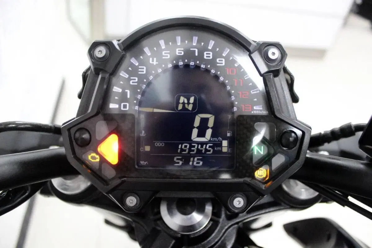 Kawasaki Z 650 (2017 - 19) (6)