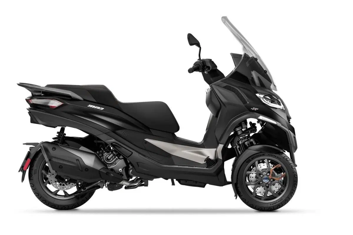 Piaggio MP3 530 Hpe Exclusive (2025 - 26) (4)