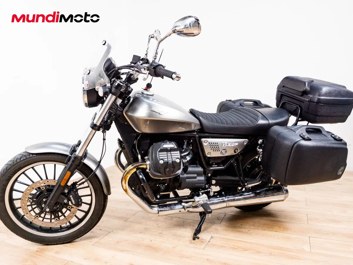 Moto Guzzi V9 Roamer (2016 - 18) (8)