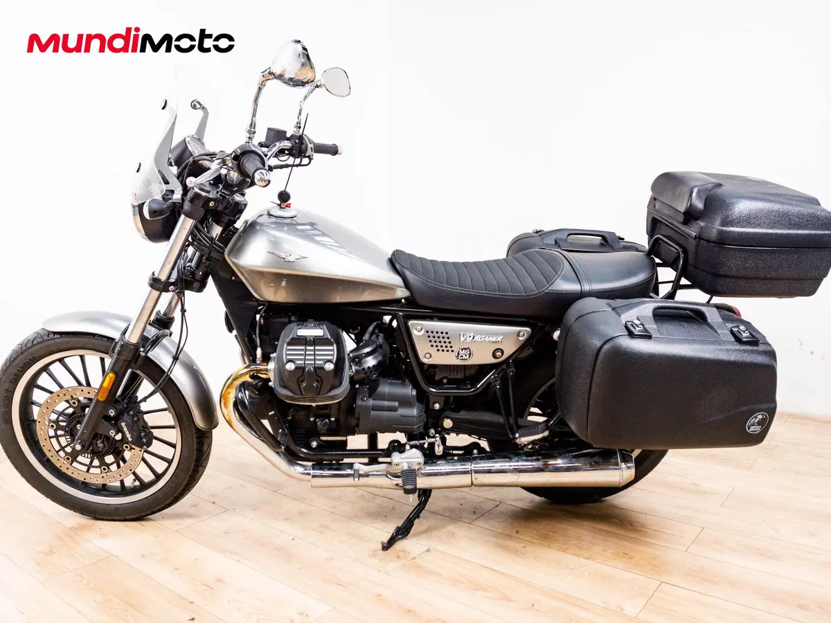 Moto Guzzi V9 Roamer (2016 - 18) (6)