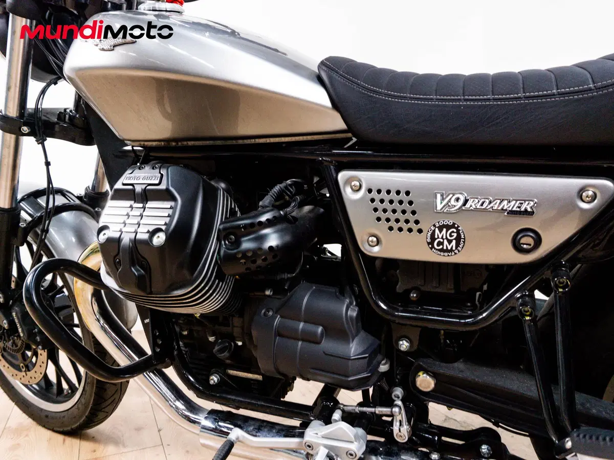 Moto Guzzi V9 Roamer (2016 - 18) (10)