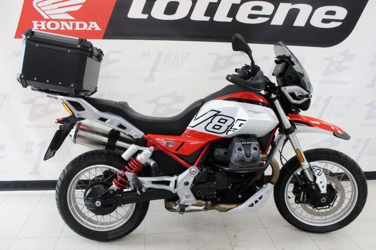 Moto Guzzi V85 TT (2024 - 26) (2)