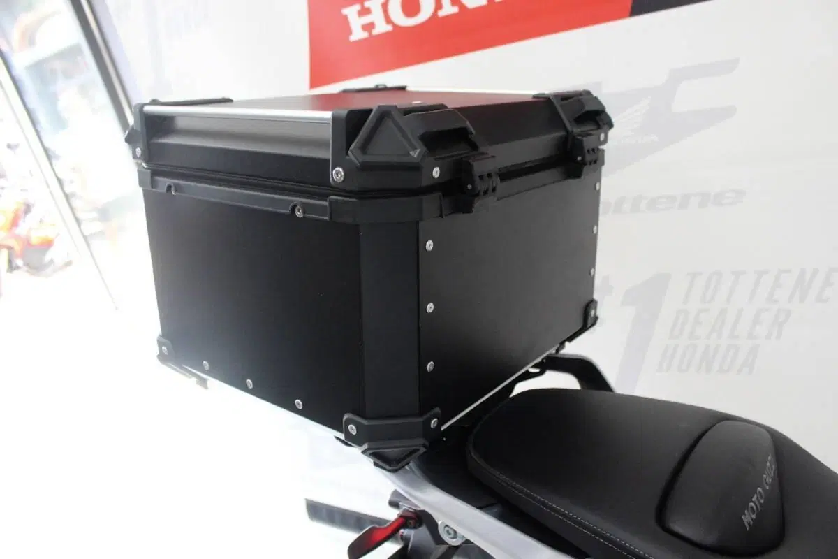 Moto Guzzi V85 TT (2024 - 26) (5)