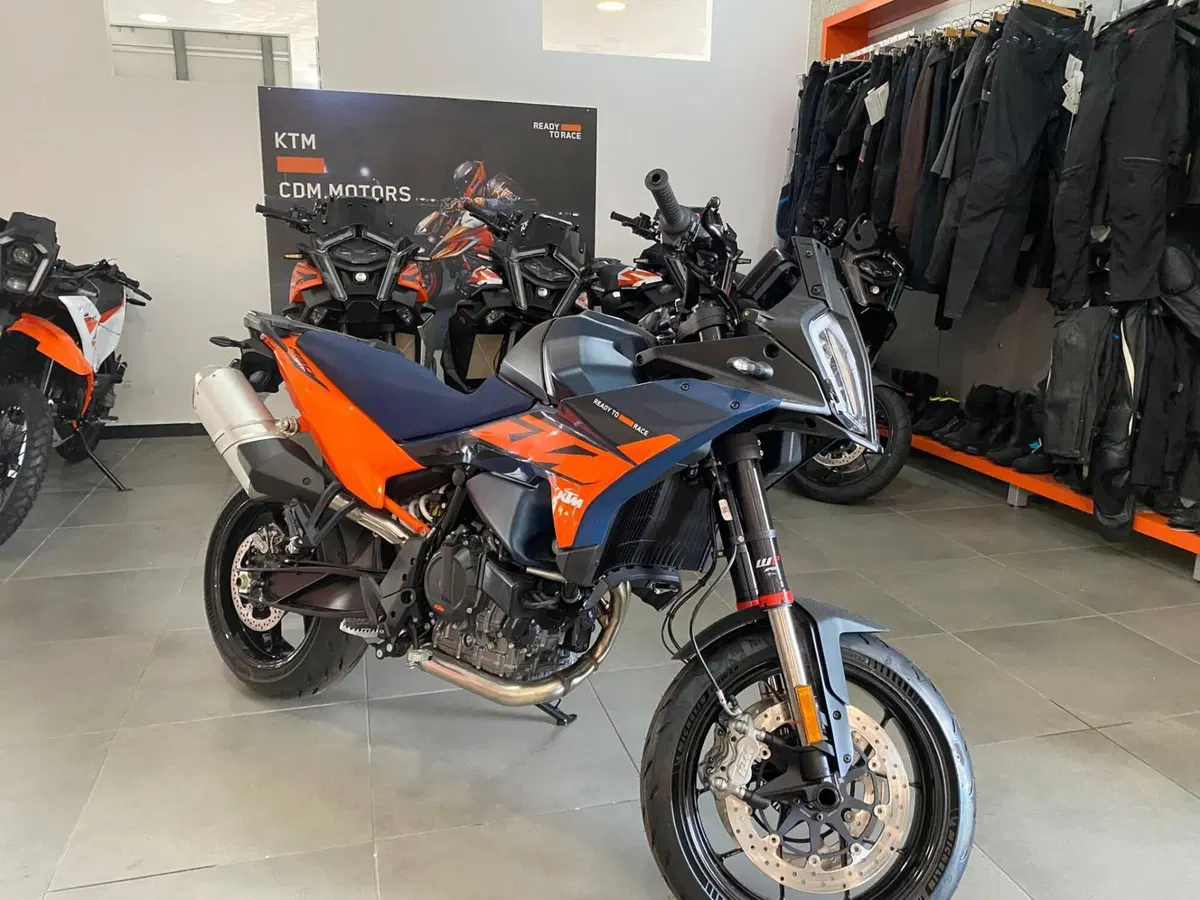 KTM 890 SMT (2026) (2)