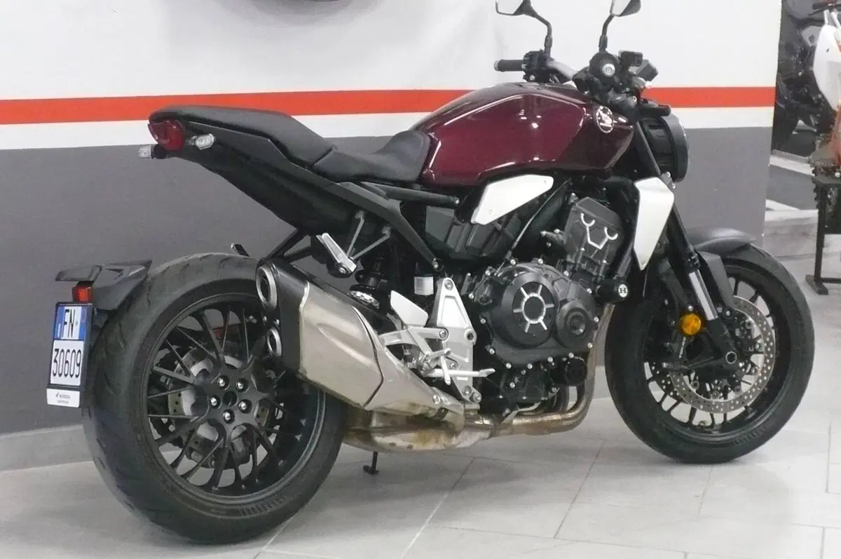 Honda CB 1000 R (2021 - 25) (4)