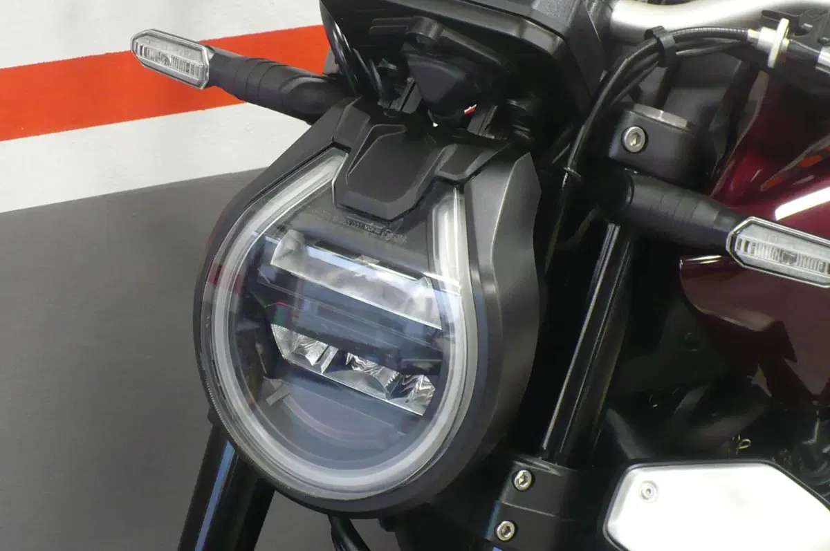 Honda CB 1000 R (2021 - 25) (5)