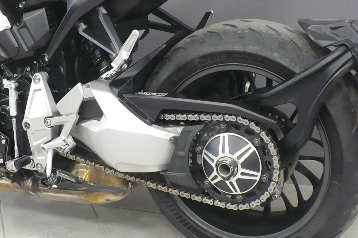 Honda CB 1000 R (2021 - 25) (8)