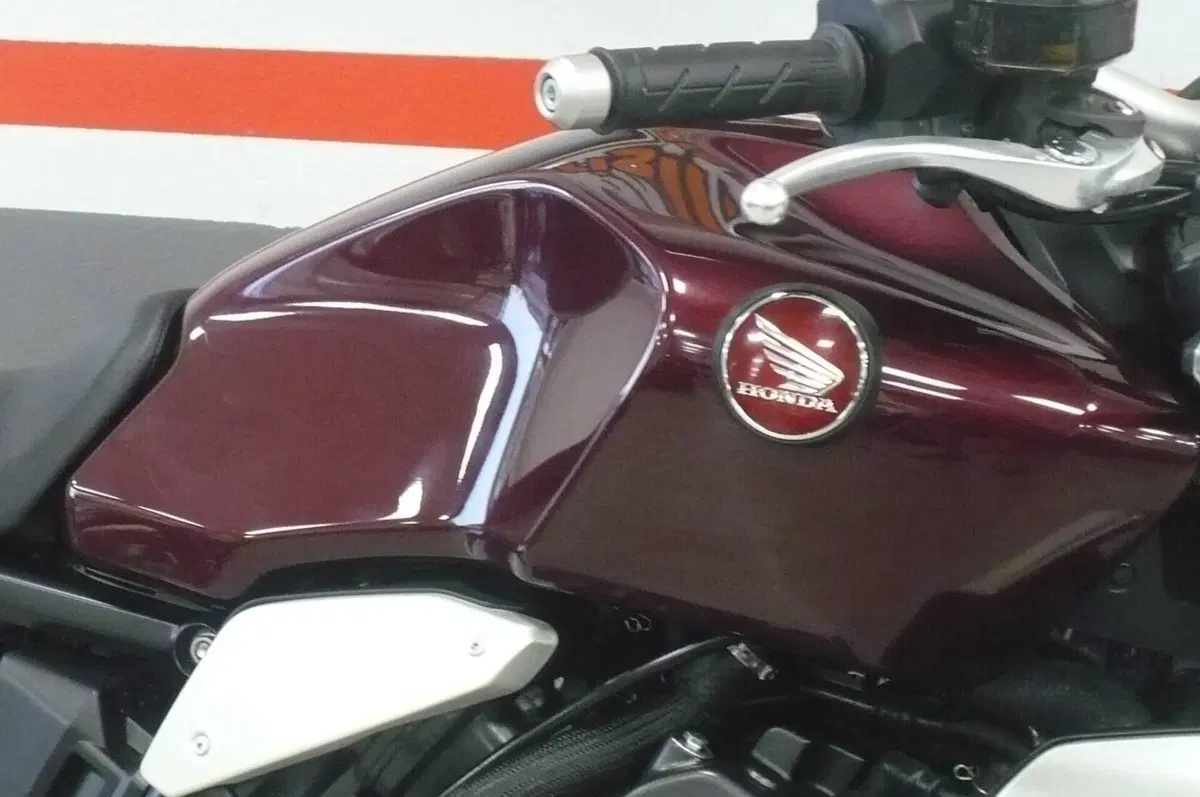 Honda CB 1000 R (2021 - 25) (11)