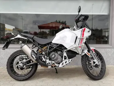 Ducati DesertX (2022 - 25) usata