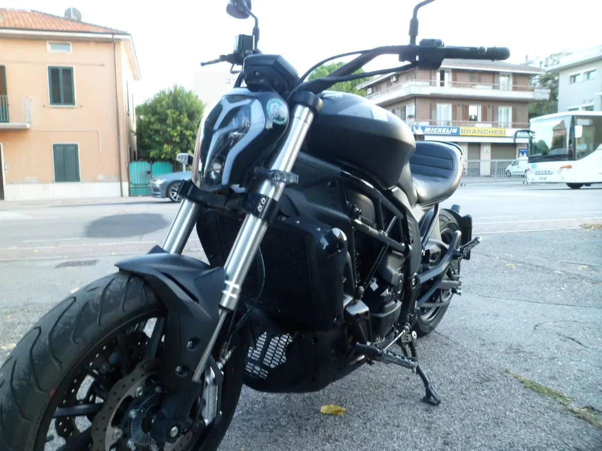 Benelli 502 C (2019 - 20) (3)