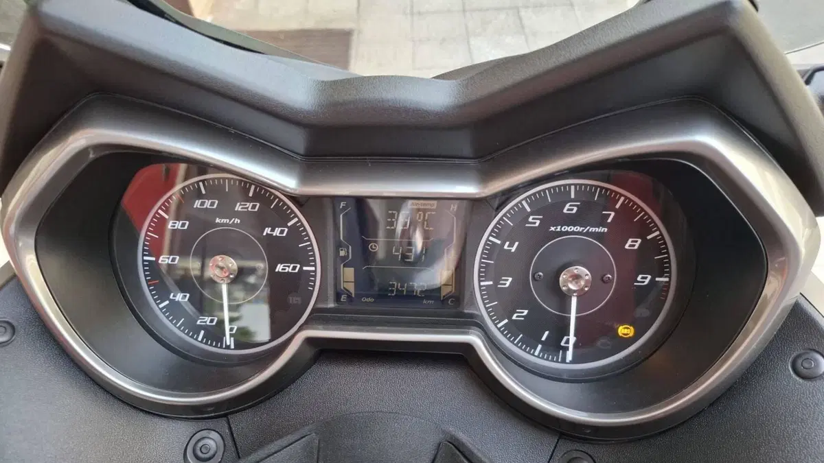 Yamaha X-Max 300 Tech Max (2021 - 24) (3)