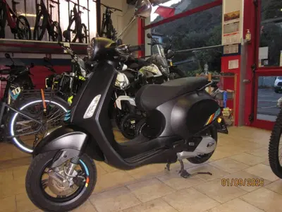 Vespa Primavera 150 S (2023 - 25) usata