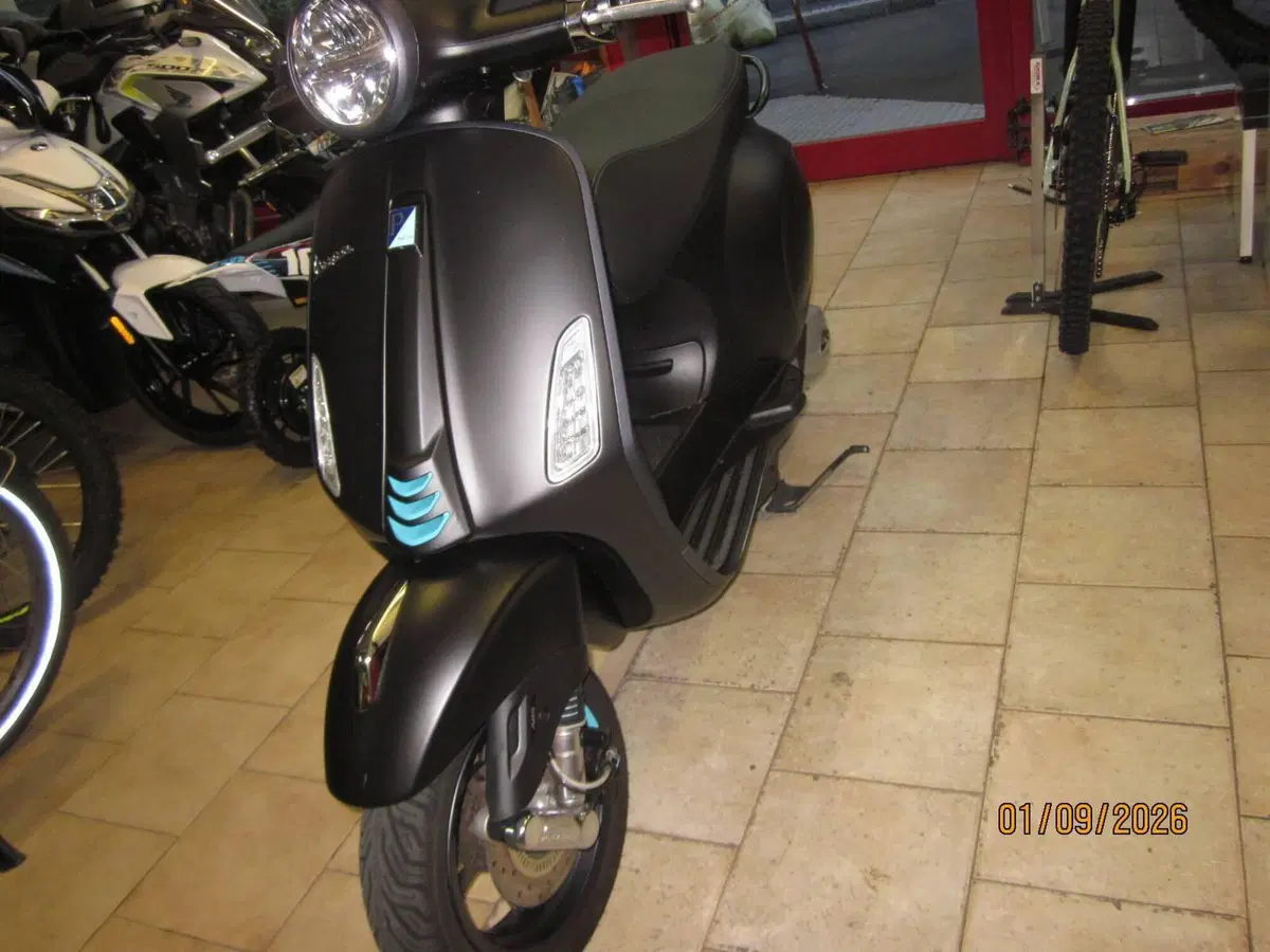 Vespa Primavera 150 S (2023 - 25) (2)