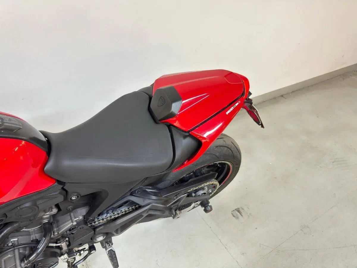 Ducati Monster 937 + (2021 - 25) (10)