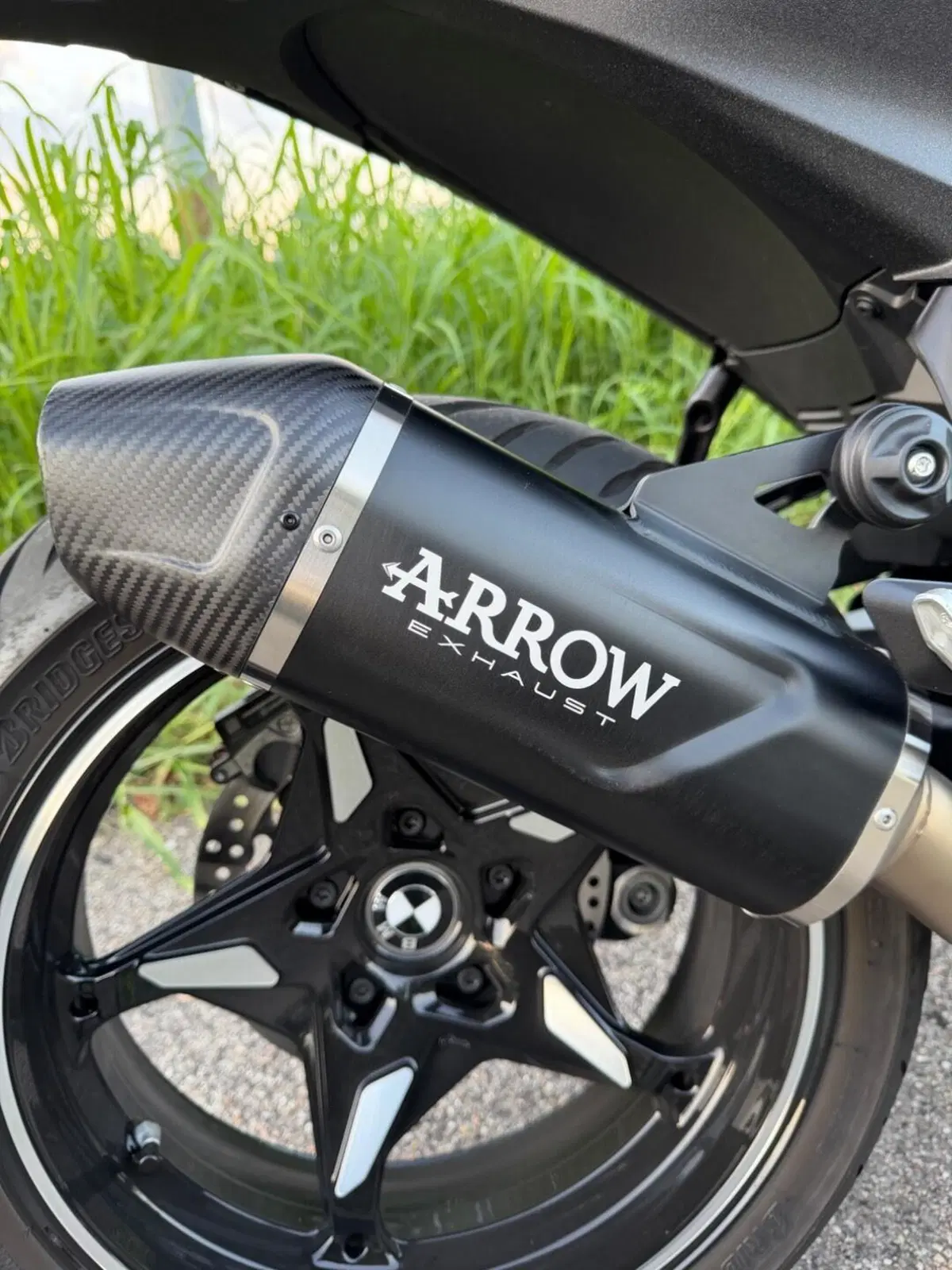 SCARICO ARROW INDY PRO RACE BLACK + ESCUSORE VALVO