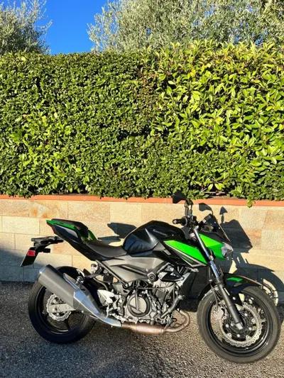 Kawasaki Z 400 (2023) usata