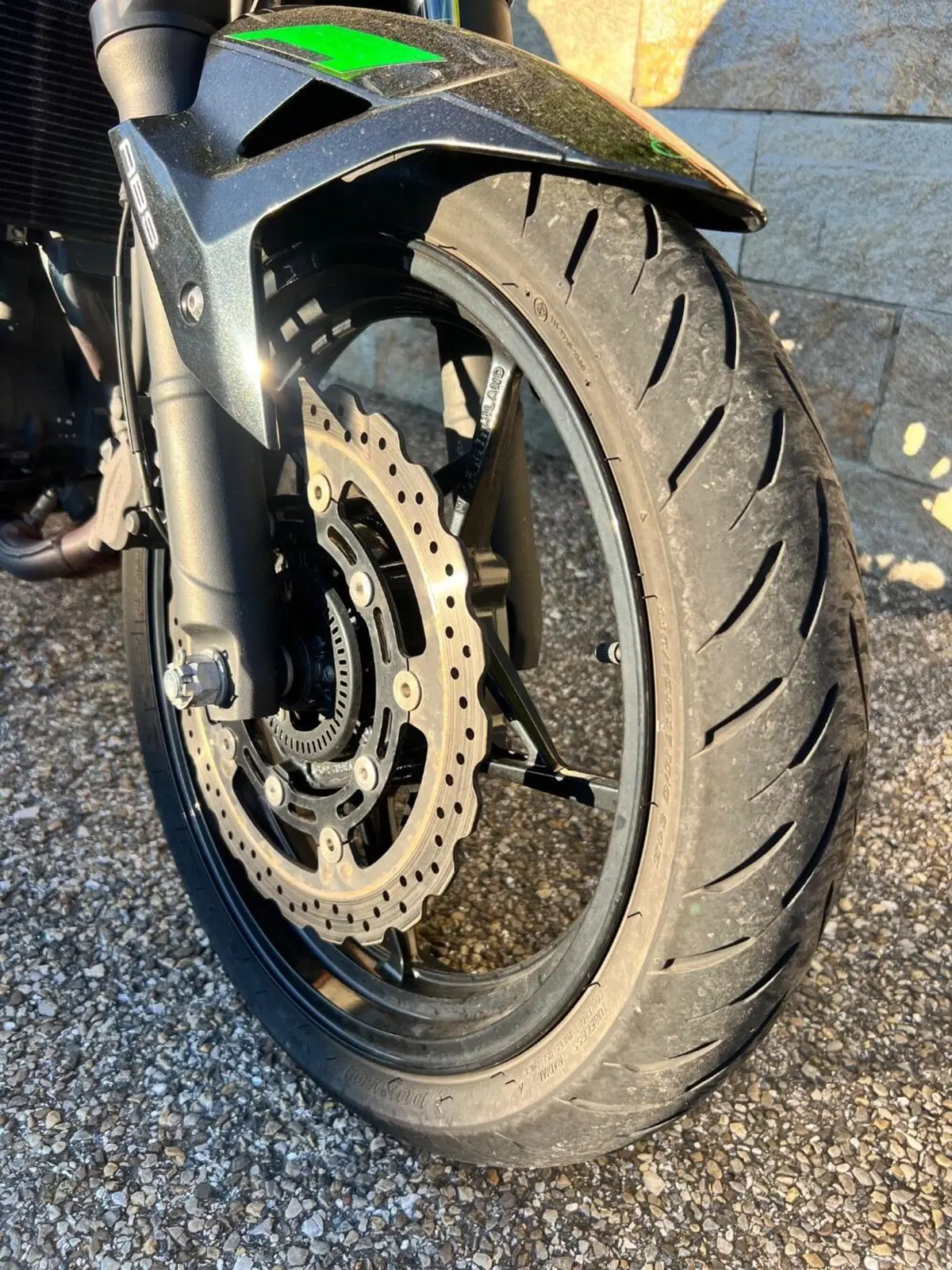 Kawasaki Z 400 (2023) (12)