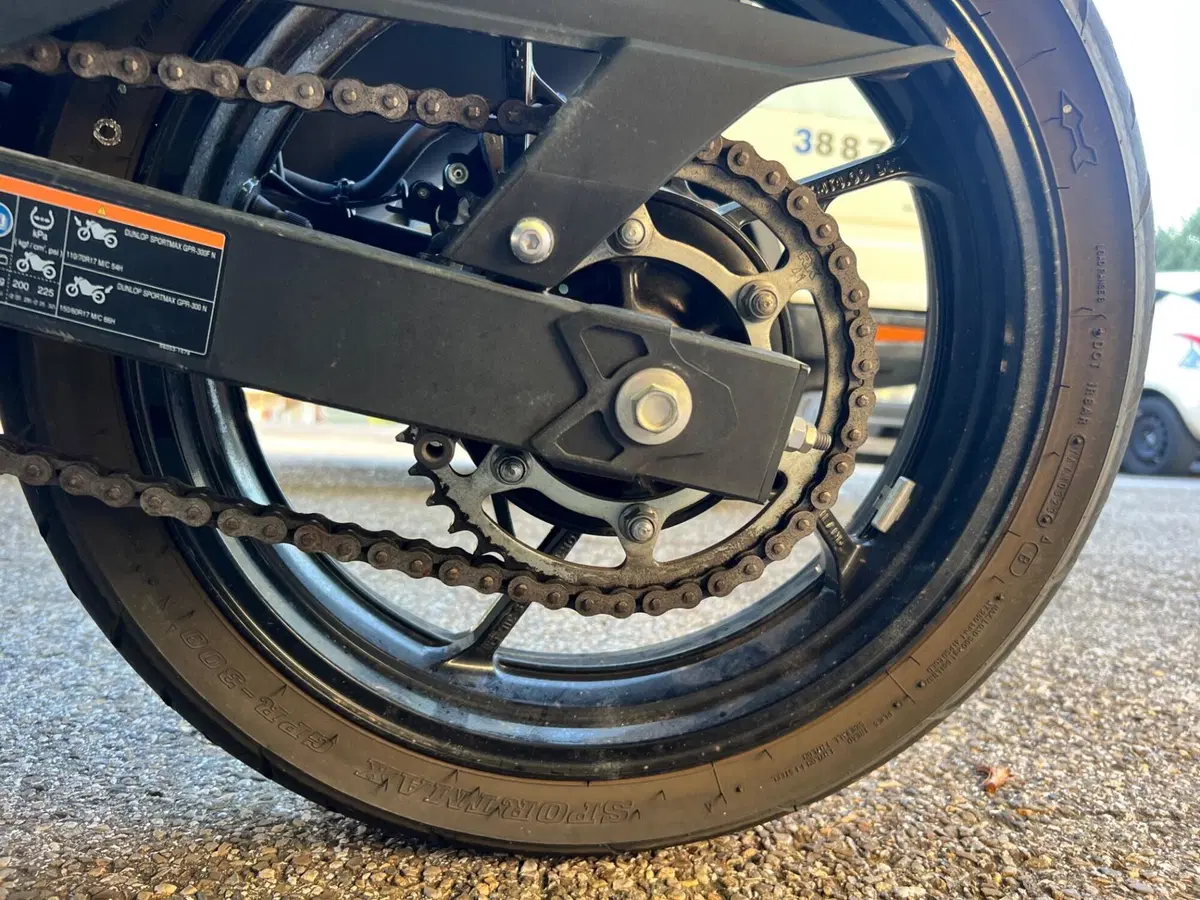 Kawasaki Z 400 (2023) (17)