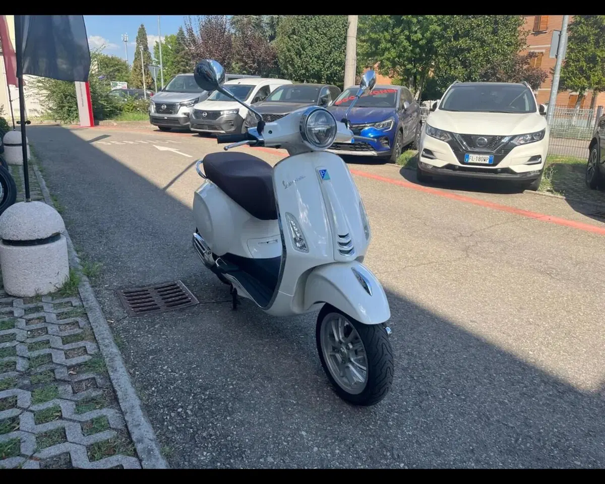 Vespa Primavera 125 3V ie ABS (2018 - 19) (3)
